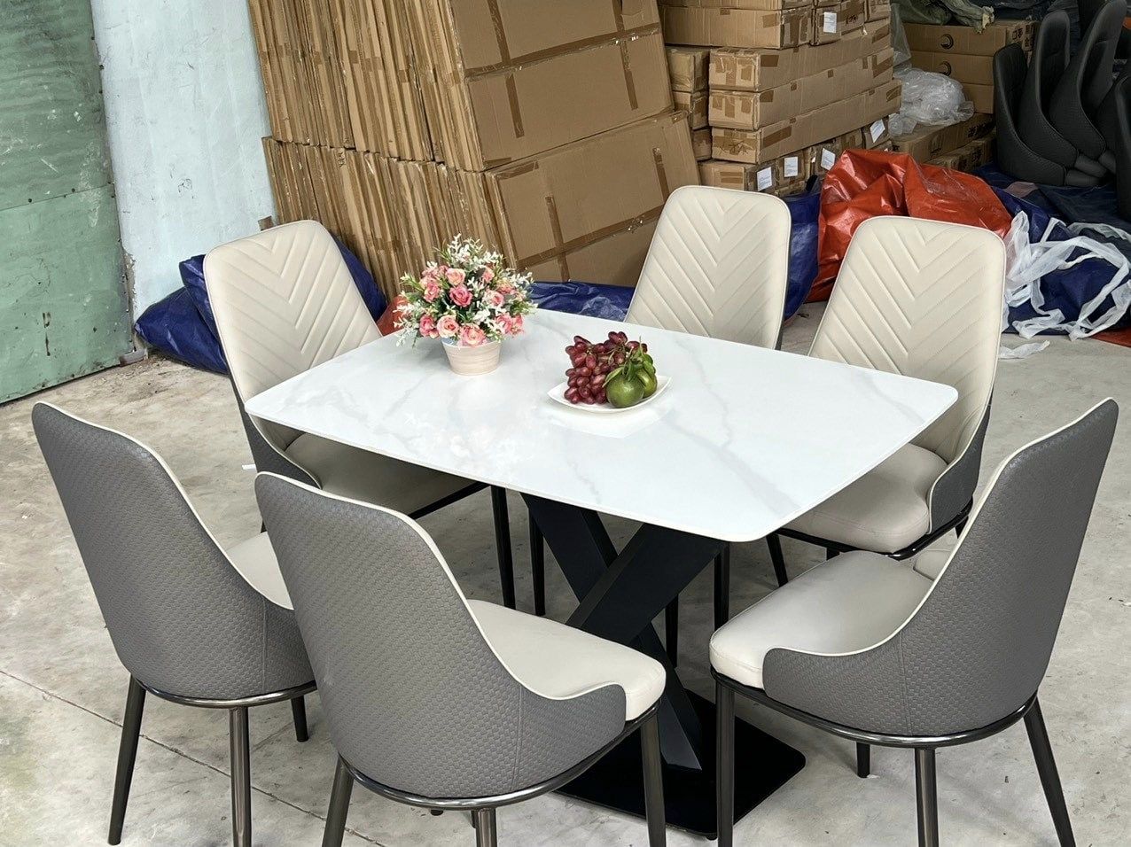 bo-ban-an-gia-dinh-mat-da-chong-xuoc-tl04
