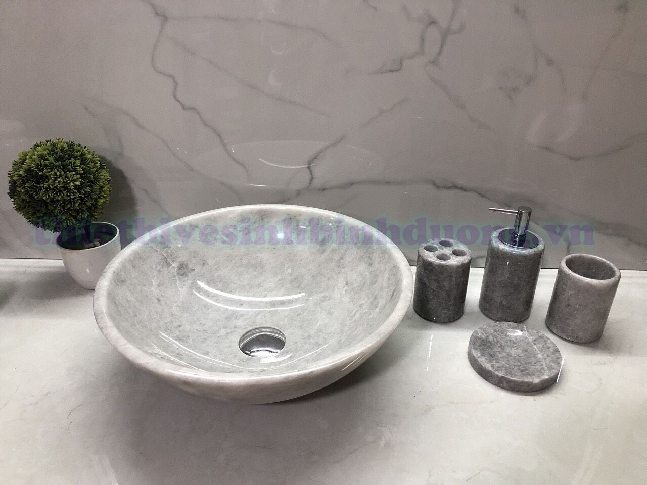 lavabo-da-tu-nhien-xam-ghi